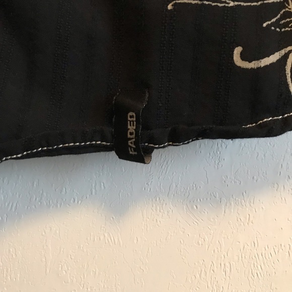 Straight Faded button down top embroidered medium - Picture 5 of 6